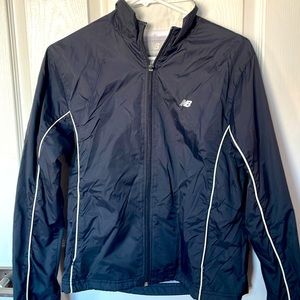 New Balance Womens Windbreaker, Jacket Black.  C6